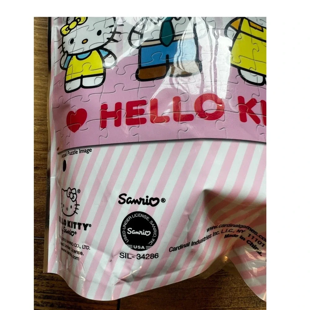 Hello Kitty Puzzle on the Go 100 Piece Jigsaw Sanrio Cardinal Games Travel Bag